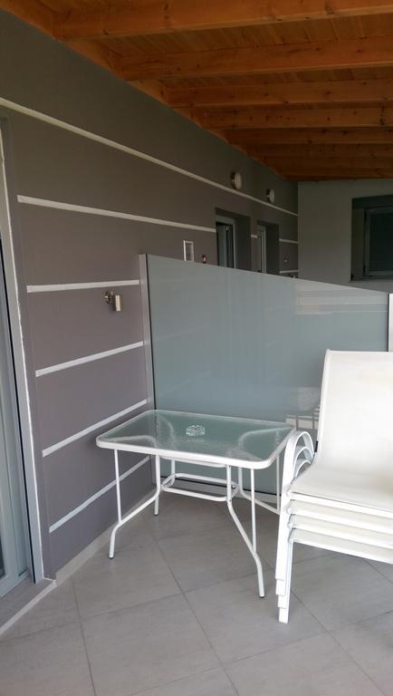 Aimilias Family Apartments Vrasná エクステリア 写真