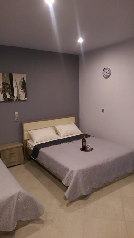 Aimilias Family Apartments Vrasná エクステリア 写真