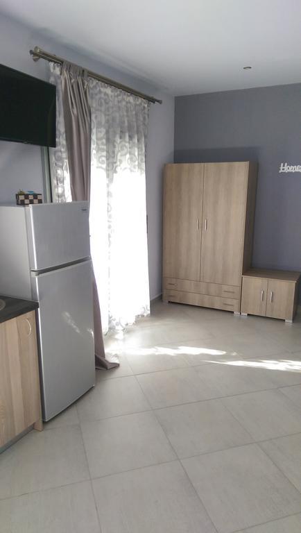 Aimilias Family Apartments Vrasná エクステリア 写真